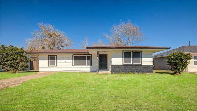 1530 W 10th Street, Freeport, TX 77541