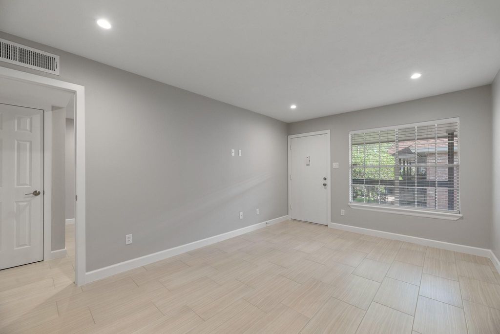 2250 Bering Drive 1O4, Houston, TX 77057