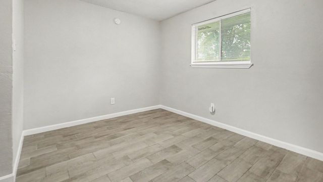 11231 Tamworth Drive, Houston, TX 77016