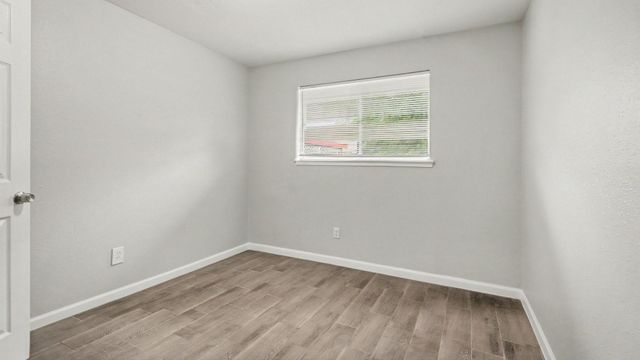 11231 Tamworth Drive, Houston, TX 77016