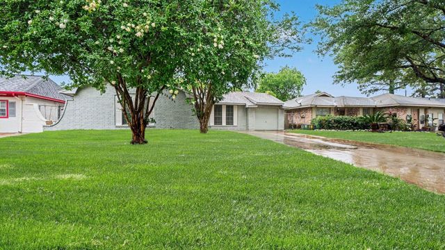 11231 Tamworth Drive, Houston, TX 77016
