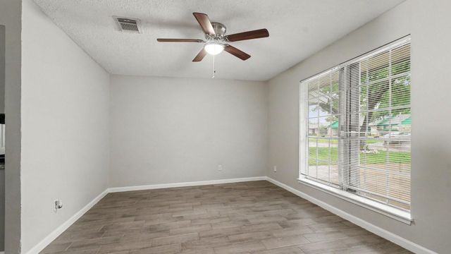 11231 Tamworth Drive, Houston, TX 77016