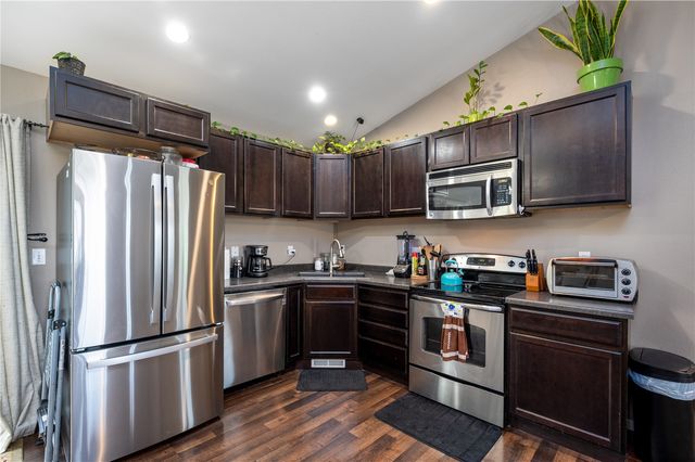 2520 Shaman Avenue SW, Cedar Rapids, IA 52404