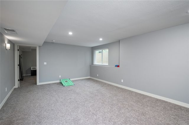 2520 Shaman Avenue SW, Cedar Rapids, IA 52404