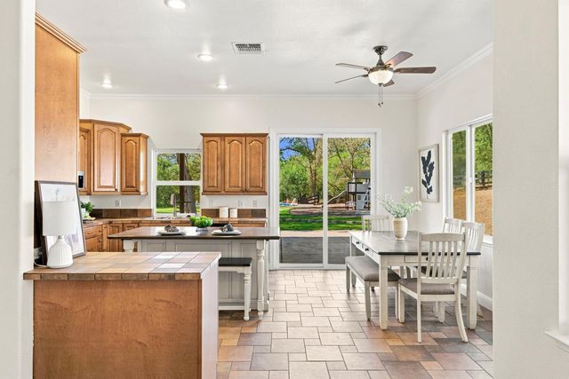 1400 Crooked Mile Ct, Placerville, CA 95667