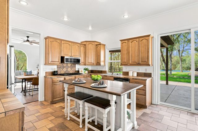 1400 Crooked Mile Ct, Placerville, CA 95667