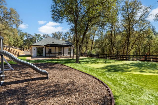 1400 Crooked Mile Ct, Placerville, CA 95667