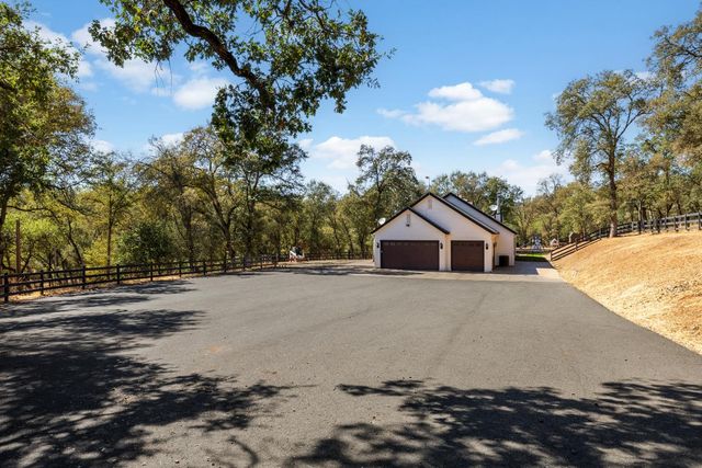 1400 Crooked Mile Ct, Placerville, CA 95667