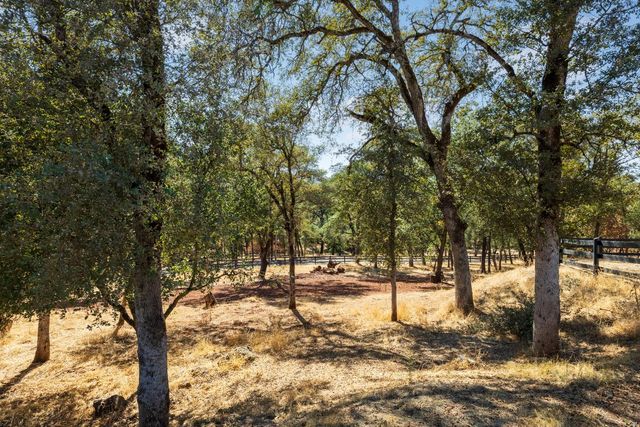 1400 Crooked Mile Ct, Placerville, CA 95667