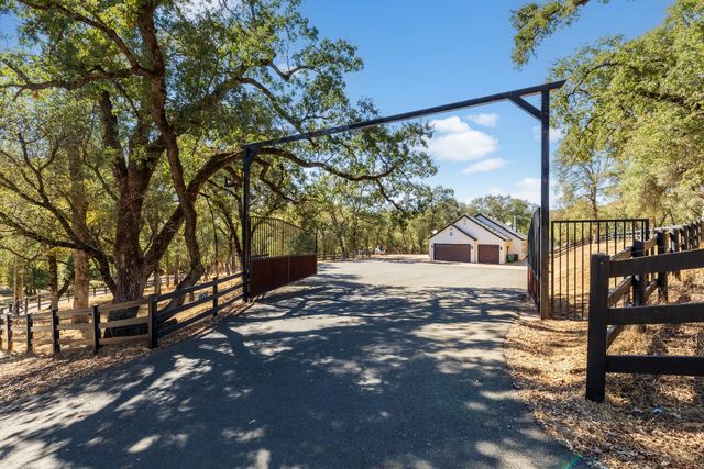 1400 Crooked Mile Ct, Placerville, CA 95667