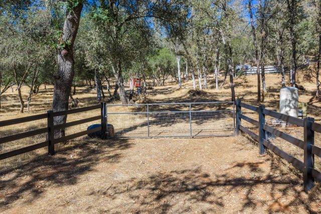 1400 Crooked Mile Ct, Placerville, CA 95667