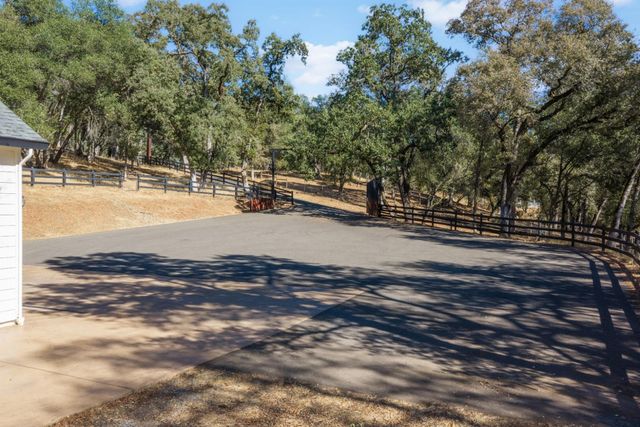 1400 Crooked Mile Ct, Placerville, CA 95667