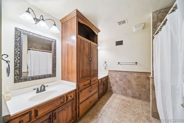 740 Maplebrook Lane, Langley, OK 74301