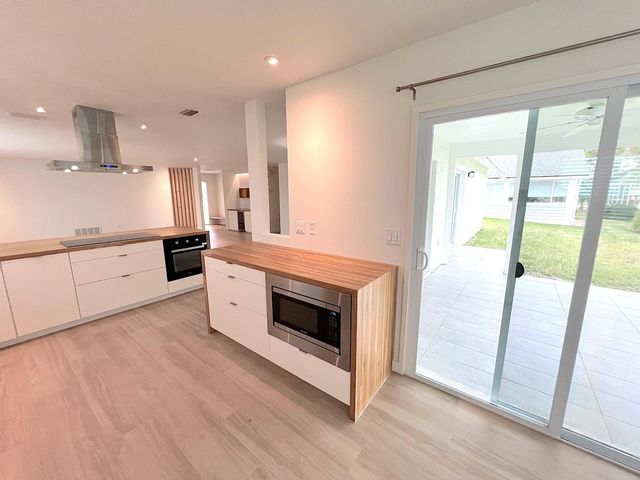 19 CEDARFIELD COURT, Palm Coast, FL 32137