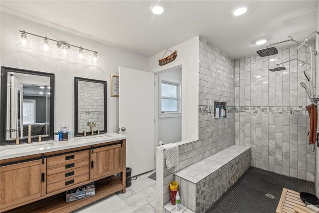 400 W Cayuga Drive, Athens, TX 75751