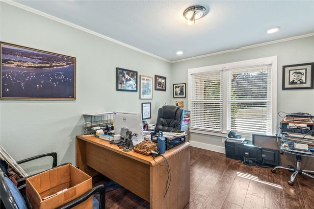 400 W Cayuga Drive, Athens, TX 75751