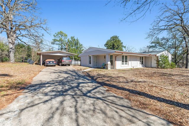 400 W Cayuga Drive, Athens, TX 75751