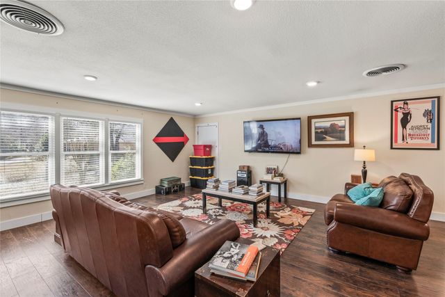 400 W Cayuga Drive, Athens, TX 75751