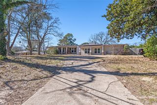 400 W Cayuga Drive, Athens, TX 75751