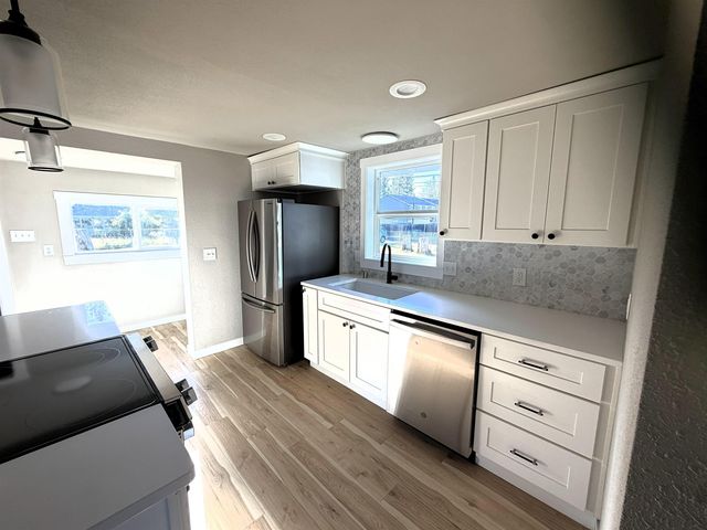 6015 N Monroe St, Spokane, WA 99205