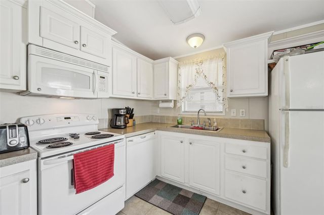 6904 CORTEZ ROAD W 10, Bradenton, FL 34210