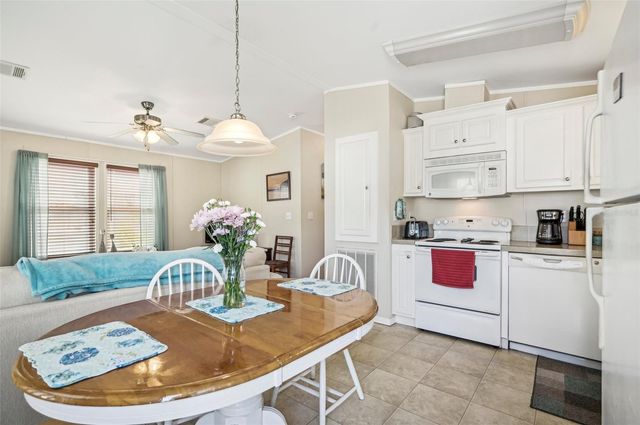 6904 CORTEZ ROAD W 10, Bradenton, FL 34210