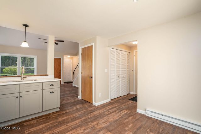 2 Queen Ann Court, Queensbury, NY 12804