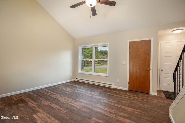2 Queen Ann Court, Queensbury, NY 12804