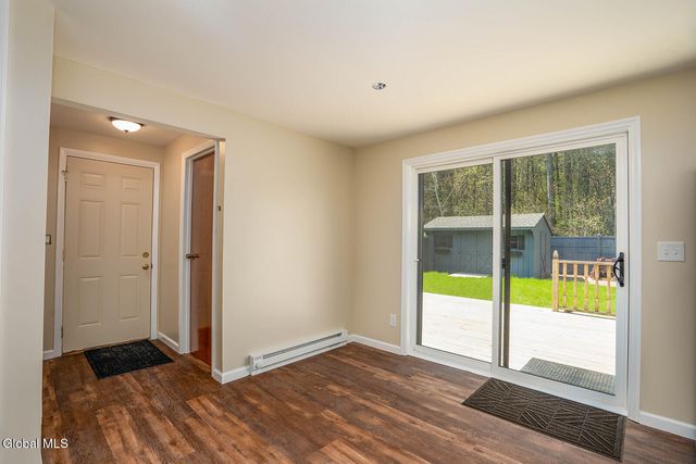 2 Queen Ann Court, Queensbury, NY 12804