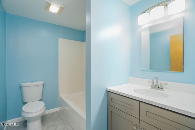 2 Queen Ann Court, Queensbury, NY 12804