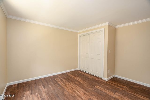 2 Queen Ann Court, Queensbury, NY 12804