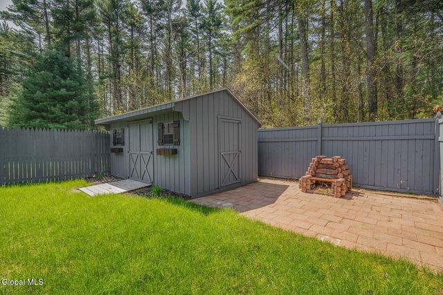 2 Queen Ann Court, Queensbury, NY 12804