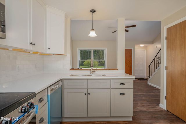 2 Queen Ann Court, Queensbury, NY 12804