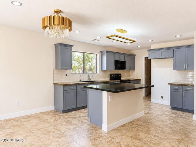 2946 S CAMRY Street, Mesa, AZ 85212