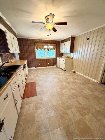 105 Fuller Avenue, Lumberton, NC 28358