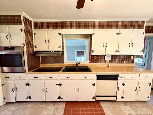 105 Fuller Avenue, Lumberton, NC 28358