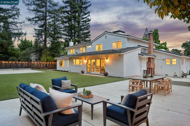 121 Castleford Cir, Danville, CA 94526