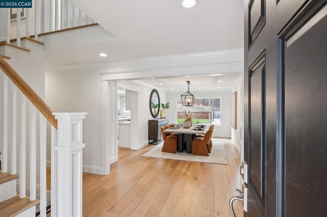 121 Castleford Cir, Danville, CA 94526