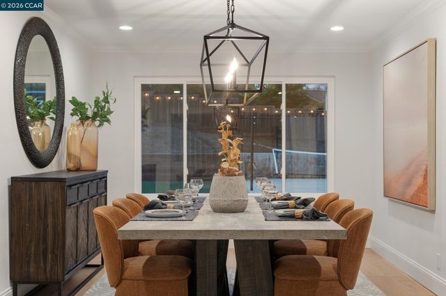 121 Castleford Cir, Danville, CA 94526