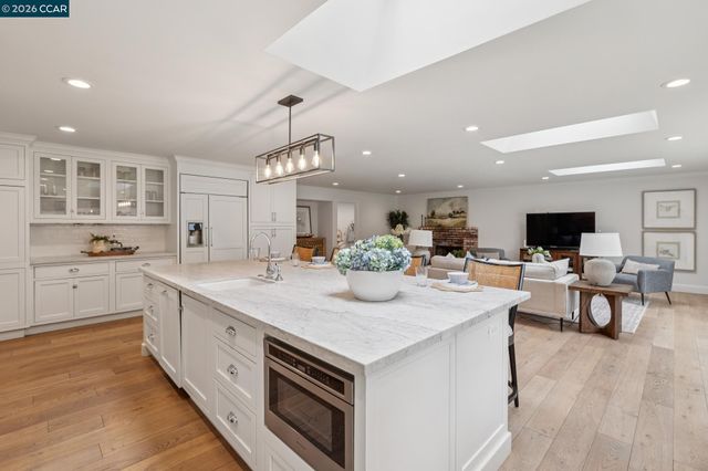 121 Castleford Cir, Danville, CA 94526