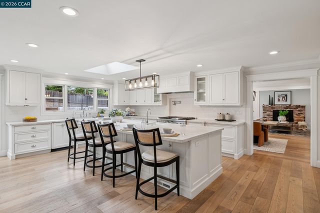 121 Castleford Cir, Danville, CA 94526