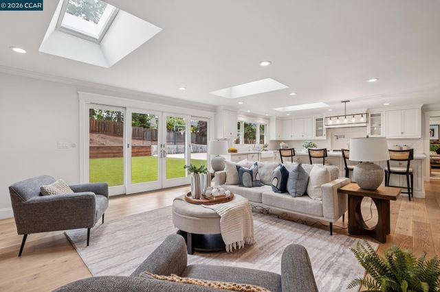 121 Castleford Cir, Danville, CA 94526