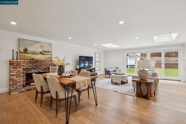121 Castleford Cir, Danville, CA 94526