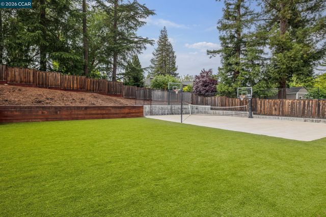 121 Castleford Cir, Danville, CA 94526