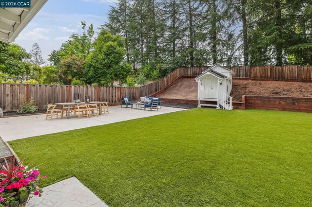 121 Castleford Cir, Danville, CA 94526