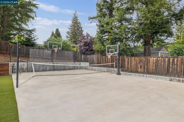 121 Castleford Cir, Danville, CA 94526