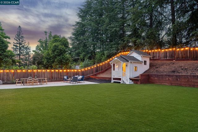 121 Castleford Cir, Danville, CA 94526
