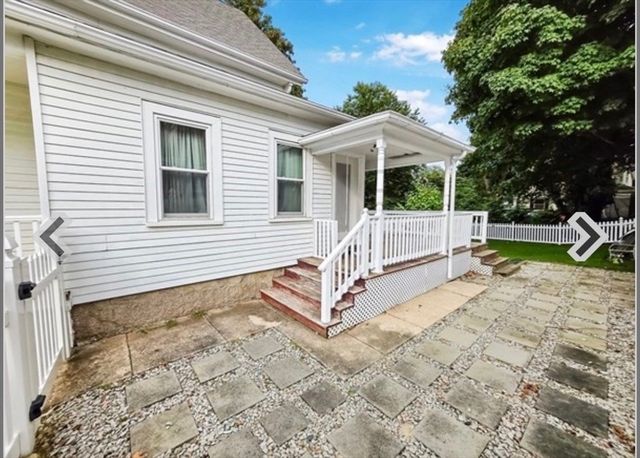 941 S Franklin St, Holbrook, MA 02343