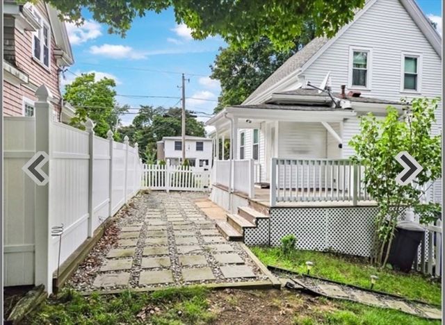 941 S Franklin St, Holbrook, MA 02343
