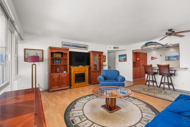 3200 NE 36th Street 703, Fort Lauderdale, FL 33308